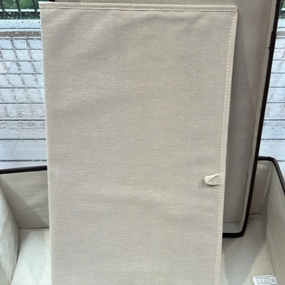 EUC storage box with clear opening